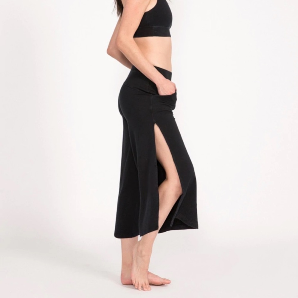 🆕 Devala Black Side Openings Wide Leg Cropped Yoga Pants w Pockets - S